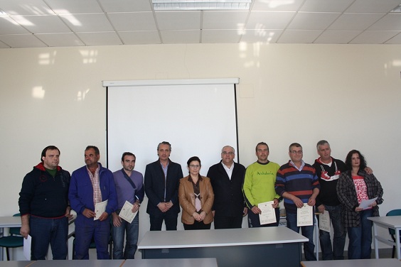 El alcalde de Andújar y los concejales junto a los alumnos participantes.