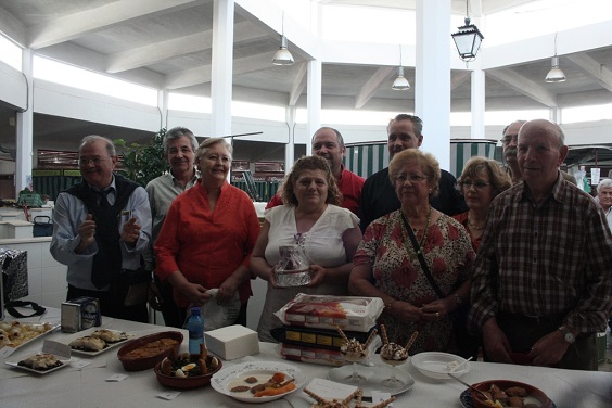 Participantes en este concurso junto a las autoridades.