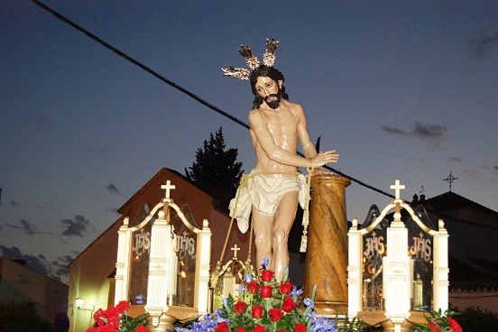 Jesús Amarrado a la Columna brilló en la noche del martes santo en Lopera.