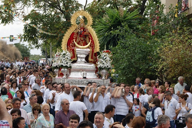 La Virgen de Alharilla permanecerá una semana en Lopera.