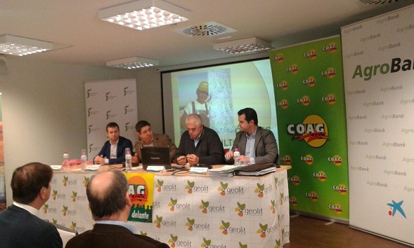 La jornada ha contado con la presencia de más de 150 agricultores.