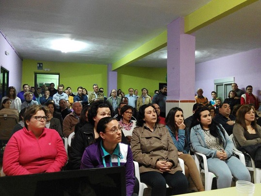 Asistentes a la presentación de este partido político.