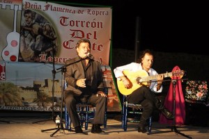El flamenco es patrimonio inmaterial de Andalucía.