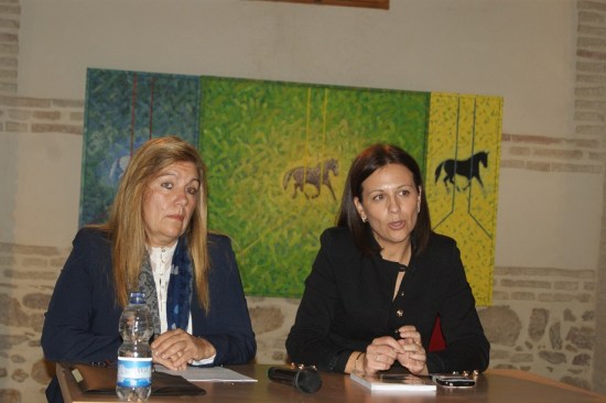 Isabel Uceda y Nani Martínez, durante la presentación en Lopera.