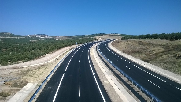 Una carretera en la provincia de Jaén. Foto: Junta de Andalucía.
