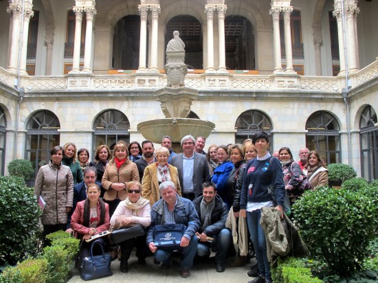 Bartolomé Cruz, en el centro, rodeado de miembros de estas asociaciones.