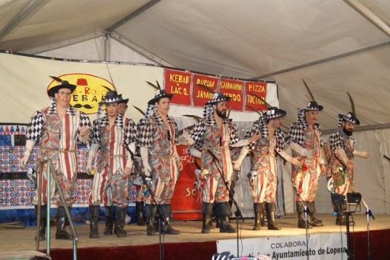 Actuación de la Comparsa “Los Pícaros”, de Jaén.