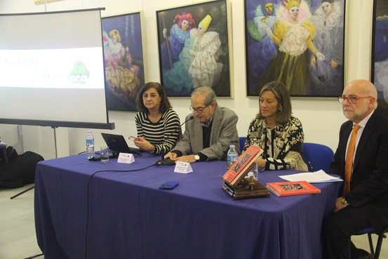 Acto de presentación de la exposición sobre el Mantón de Manila como muestra de la tradición andaluza. 