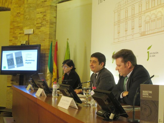 Margarita Quevedo, Francisco Reyes y Antonio Padilla durante esta presentación.