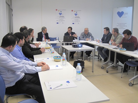 El delegado territorial de Economía, Innovación, Ciencia y Empleo, Antonio de la Torre, presidió este encuentro.