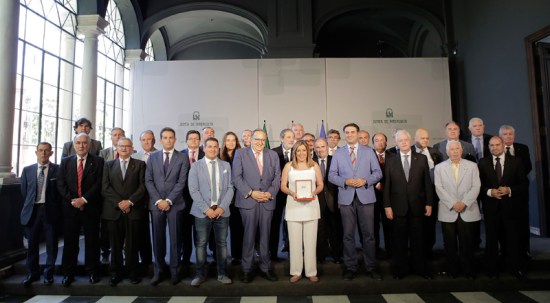 Susana Díaz se reunió con la directiva de la Federación Andaluza de Fútbol. Foto: Junta de Andalucía.