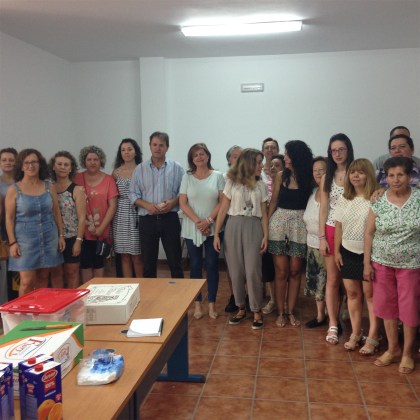 La diputada de Igualdad y Bienestar Social, María Eugenia Valdivielso, y el alcalde Blas Alves clausuraron este taller.