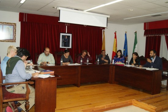 Una imagen del pleno municipal celebrado por el Ayuntamiento de Lopera.
