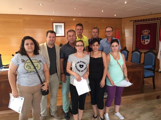 Pedro Bruno, segundo por la izquierda, junto a Florencio José Morales y participantes en este curso. 