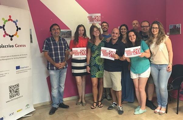 La coordinadora provincial del Instituto Andaluz de la Juventud (IAJ), Ana Morillo, inauguró esta esposición.