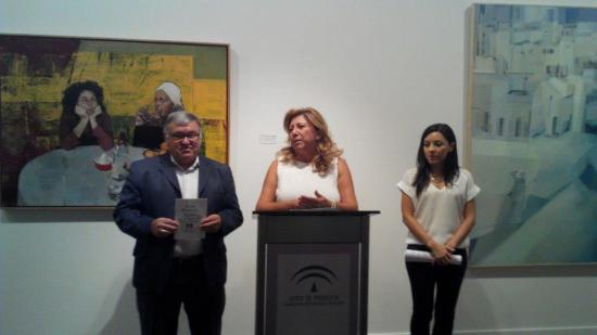 La delegada territorial de Cultura, Turismo y Deporte, Pilar Salazar, junto all alcalde de Villatorres, Sebastián López, y la concejala de Cultura, Rocío Berrio.