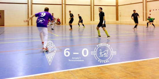 Un instante de este interesante partido de fútbol sala. Foto: Manuel Molina.