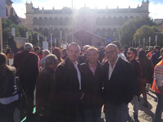 Manuel Fernández, Francisco Huertas y Jesús del Moral durante esta segunda jornada de la III Fiesta Anual del Primer Aceite de Jaén.