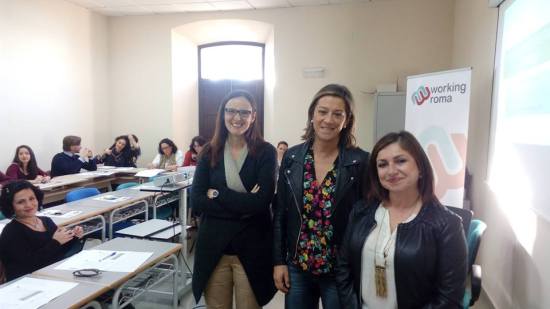 La concejala de Promoción Local del Ayuntamiento de Andújar, Encarna Camacho, junto con Eva Lechuga.