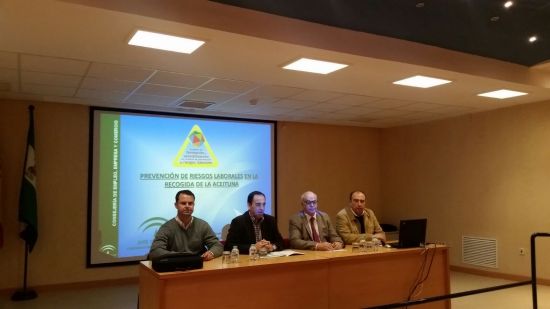 Acto de inauguración de las jornadas ‘Prevención de Riesgos Laborales durante la Campaña de Aceituna’.