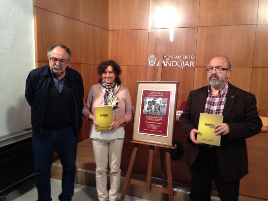 Juan Vicente Córcoles, María José Bueno y Enrique Gómez han presentado esta nueva convocatoria.