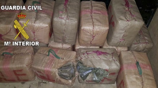 Hachís incautado al detenido. Foto: Guardia Civil.