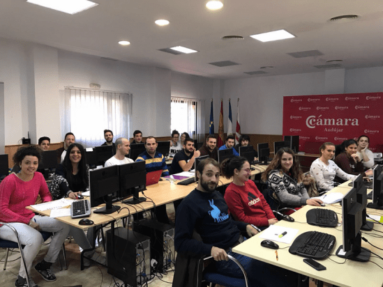 Jóvenes de Andújar que asisten a este curso gratuito.