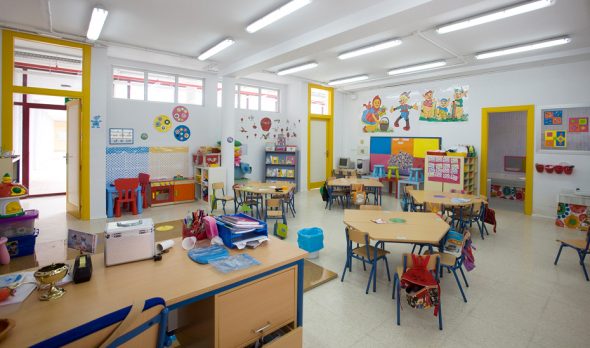 mobiliario en los colegios