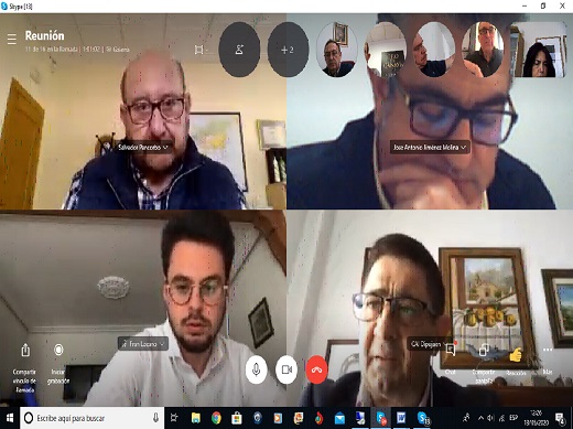 El presidente de la Diputación reformula con responsables de los AOVE Jaén Selección 2020 las próximas acciones promocionales.