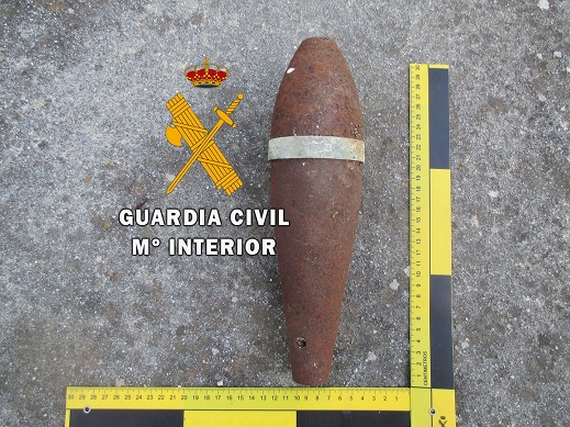 La Guardia Civil ha desactivado una granada para mortero en Alcalá la Real (Jaén).