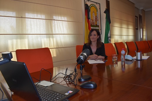 Maribel Lozano agradece a las cooperativas su compromiso para impulsar la economía en Jaén.