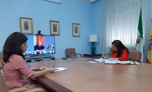 La subdelegada destaca la creación de más de 334.000 jornales y 22.700 empleos con el nuevo Plan de Fomento del Empleo Agrario.