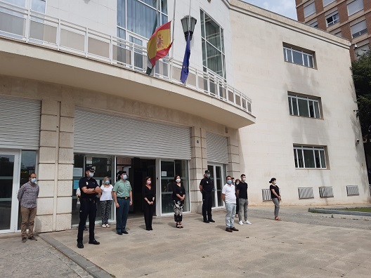 La subdelegada asegura que el mejor homenaje para las víctimas de la COVID-19 es cultivar la concordia entre todos.