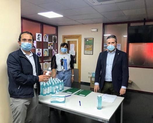 Educación reparte material de protección a los 410 centros escolares que abren el lunes.