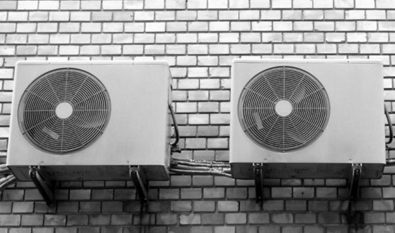 La Junta recomienda aires acondicionados ‘A’, consumen menos electricidad y reducen la factura.