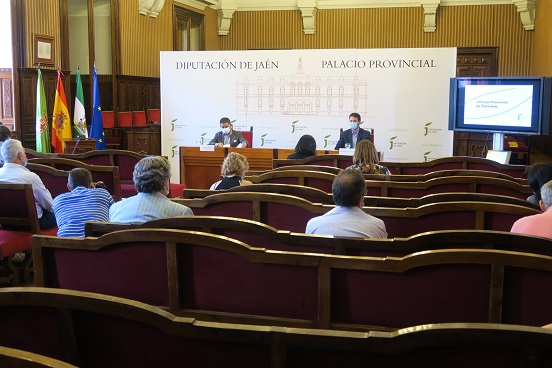 Reyes subraya el carácter pionero de la Diputación en la promoción de la provincia como destino seguro.