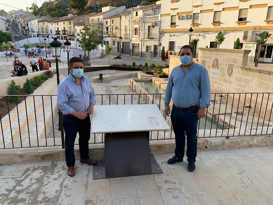 Martos acondiciona el entorno de la Fuente de la Villa para priorizar su uso peatonal.