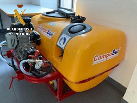 La Guardia Civil ha detenido a dos personas, como presuntas autoras de dos Delitos de Robo.