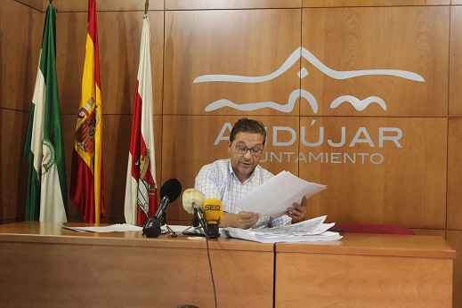 Huertas demanda a la Junta de Andalucía “trabajo conjunto” para el desarrollo del Centro Logístico Intermodal de Andújar.