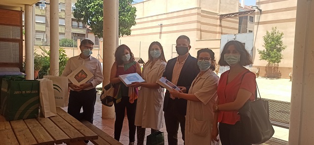 Igualdad y Unicef reparten 56 tablets entre centros de protección de menores de Jaén.