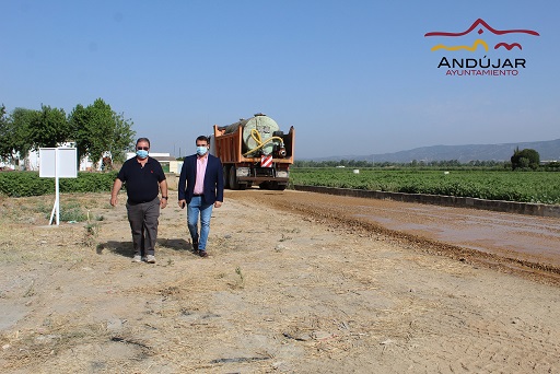 Comienza el arreglo del camino De la Vega y otro camino ubicado en el Sotillo con una inversión de más de 13.000 euros.