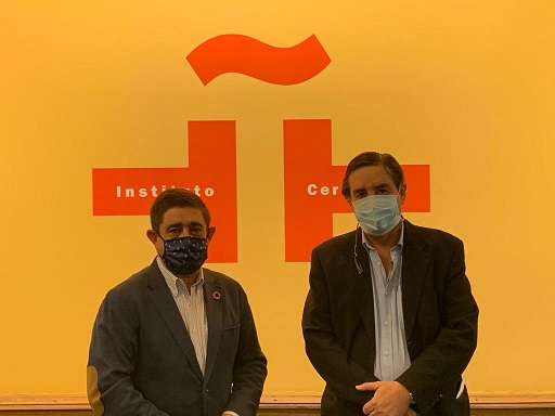 El presidente de la Diputación aborda con el director del Instituto Cervantes proyectos de colaboración conjunta.