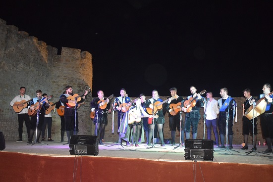 Las tres tunas de Lopera brillaron en la «Noche de serenatas».