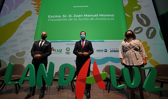 Moreno anuncia nuevas ayudas para modernizar la agroindustria andaluza por valor de 82 millones.