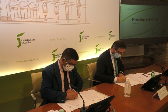 Diputación y UJA renuevan el convenio para desarrollar el Predimed-Plus y seguir dando razones para consumir AOVE.