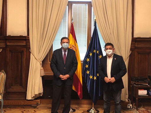 El presidente de la Diputación de Jaén aborda con el ministro de Agricultura el reparto de los fondos de la PAC.