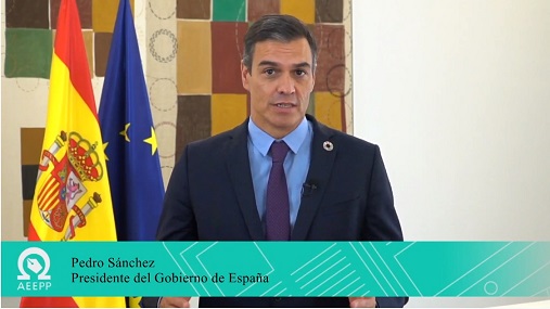 Pedro Sánchez insta a los editores de medios a presentar proyectos de reconversión que pongan énfasis en la digitalización y la sostenibilidad.