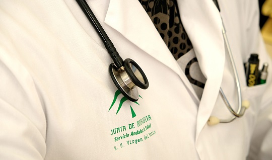 El SAS firma un convenio con los colegios profesionales para realizar con carácter voluntario tareas de seguimiento de casos Covid-19.