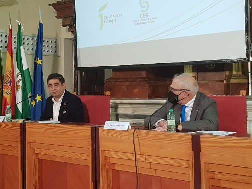 Reyes destaca la importancia del trabajo del CES Provincial para facilitar la programación de proyectos de futuro.