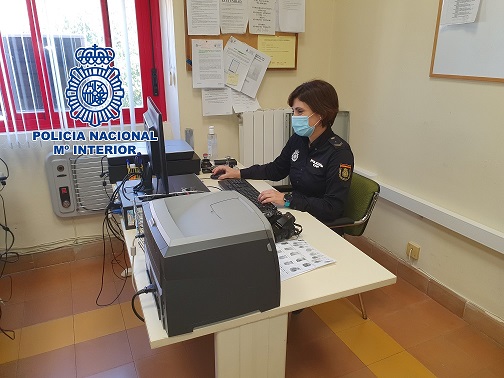 La Policía Nacional detiene en Jaén a una mujer que había denunciado falsamente el asalto y robo a su establecimiento.